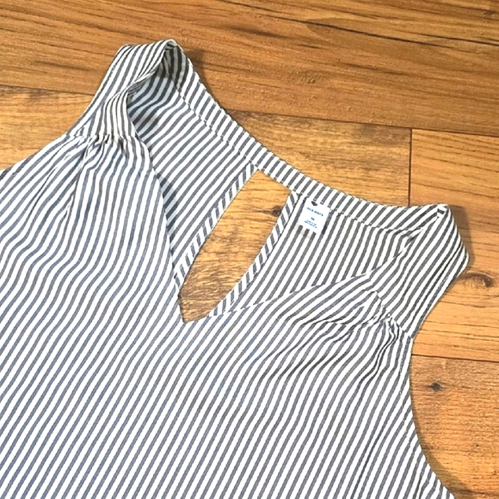 Old Navy Striped Blue and White Sleeveless Tank Top - Picture 2 of 10